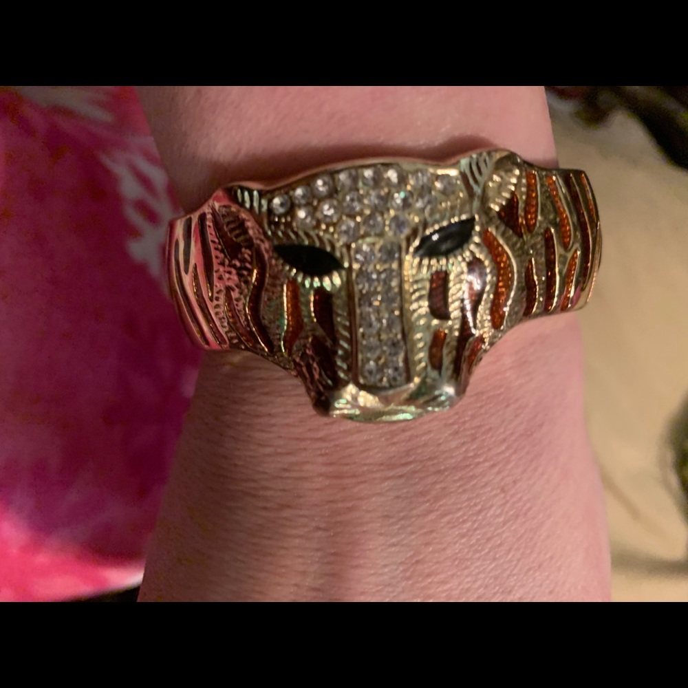 STUNNING LEOPARD BANGLE BRACELET, ITS VERY UNIQUE